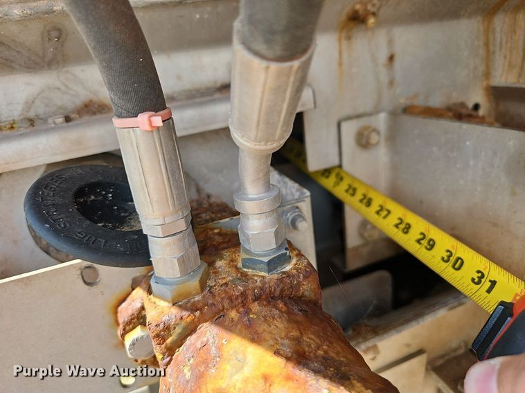 image for item EJ5618 International  7400 SFA applicator truck