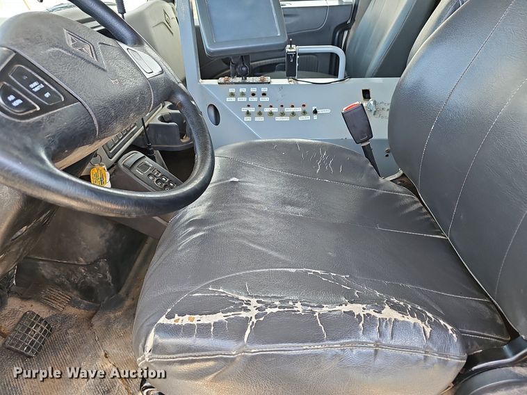 image for item EJ5618 International  7400 SFA applicator truck