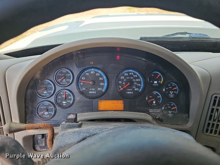 image for item EJ5618 International  7400 SFA applicator truck