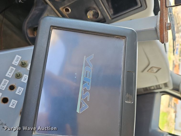 image for item EJ5618 International  7400 SFA applicator truck