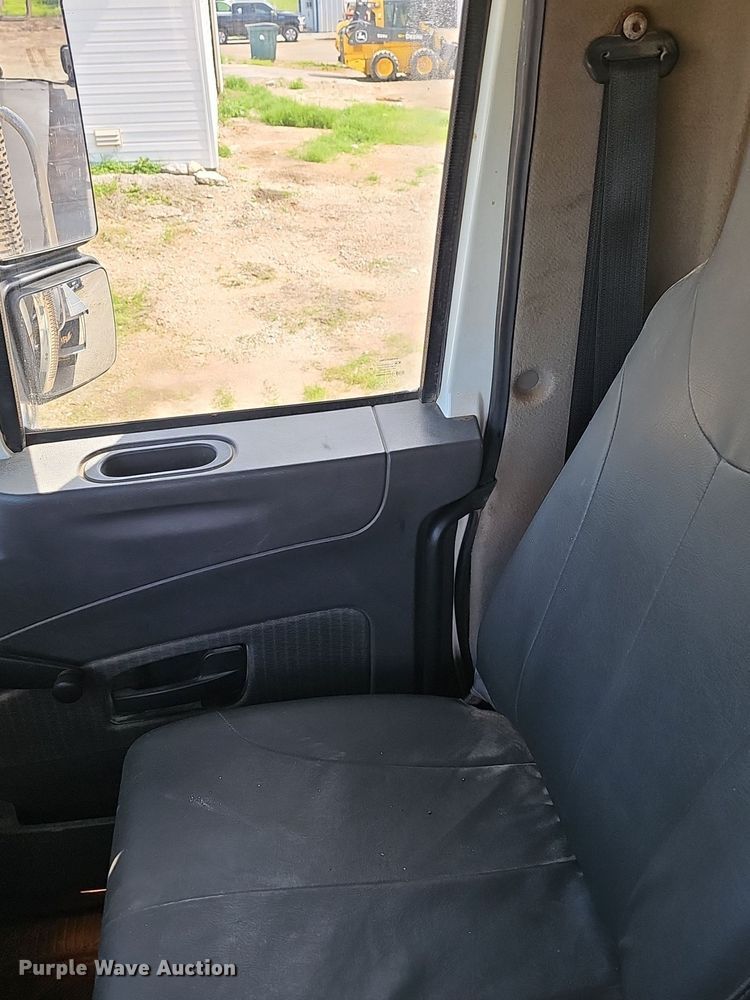 image for item EJ5618 International  7400 SFA applicator truck