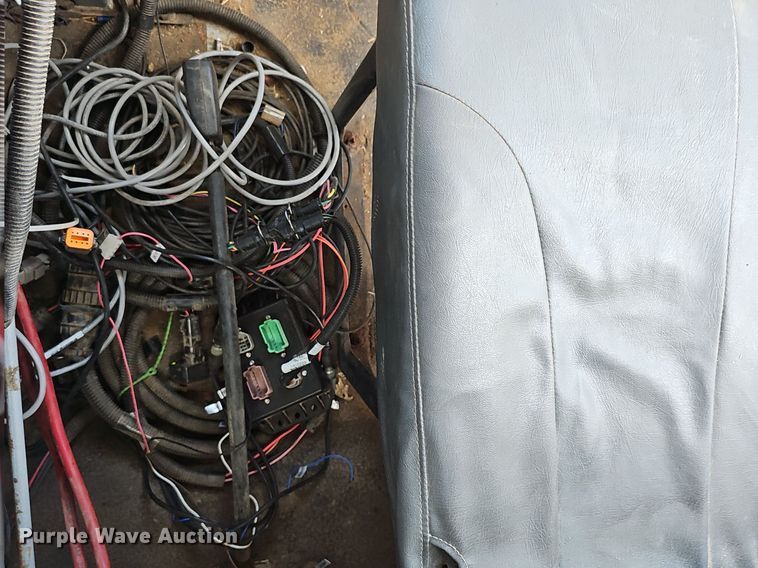 image for item EJ5618 International  7400 SFA applicator truck