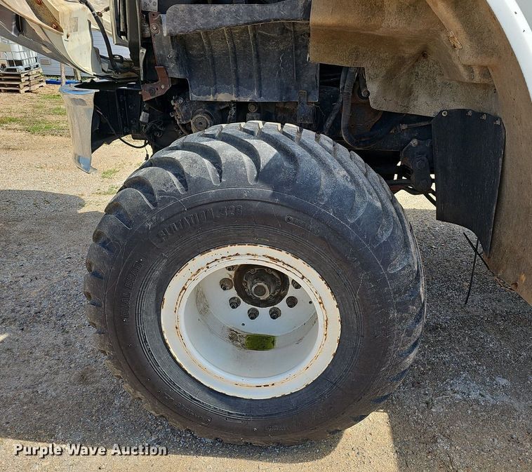 image for item EJ5618 International  7400 SFA applicator truck