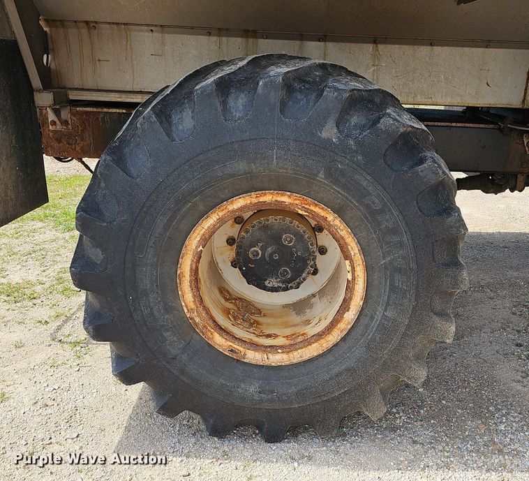 image for item EJ5618 International  7400 SFA applicator truck