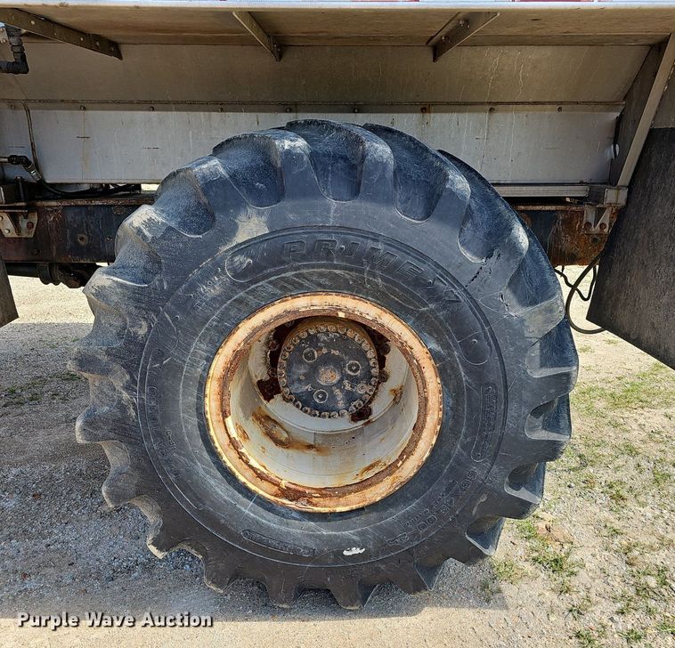 image for item EJ5618 International  7400 SFA applicator truck