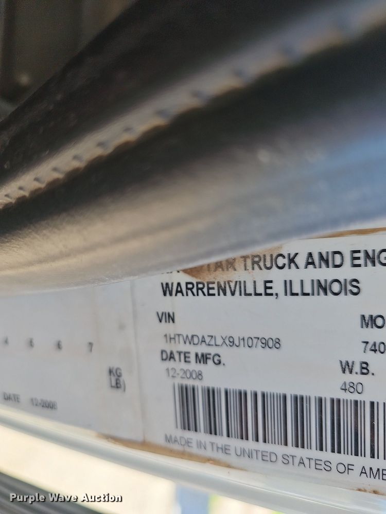 image for item EJ5618 International  7400 SFA applicator truck