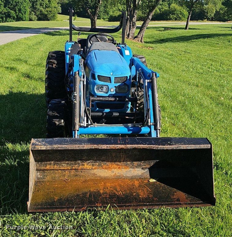 image for item EJ5624 LS G3038 MFWD tractor