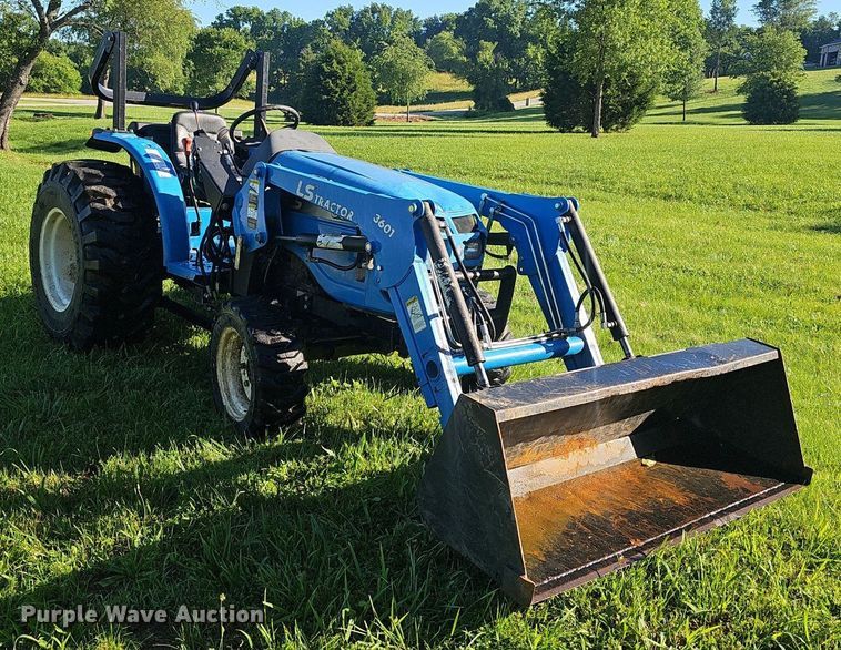 image for item EJ5624 LS G3038 MFWD tractor