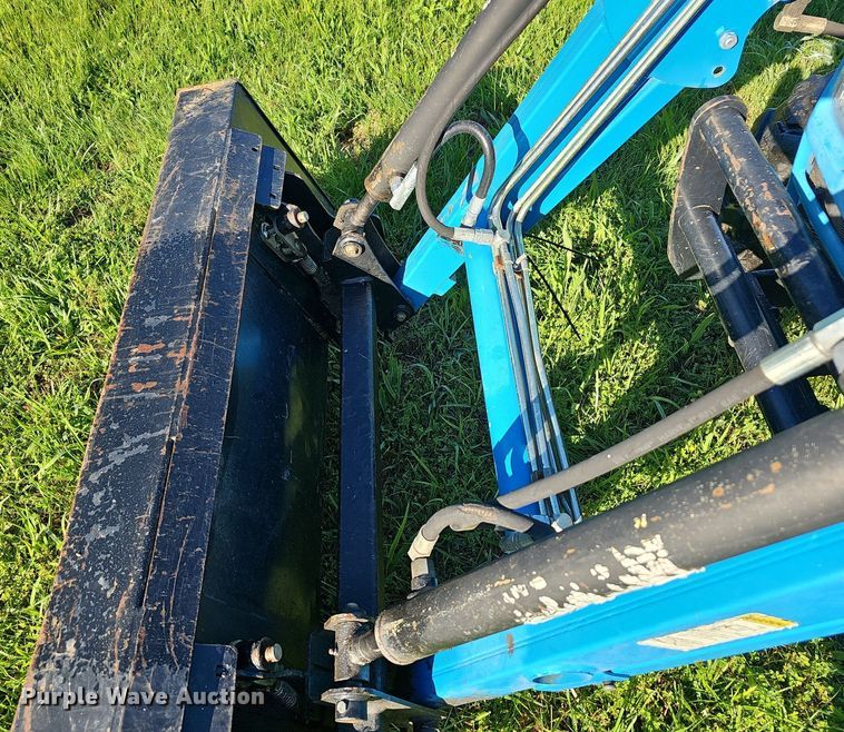 image for item EJ5624 LS G3038 MFWD tractor