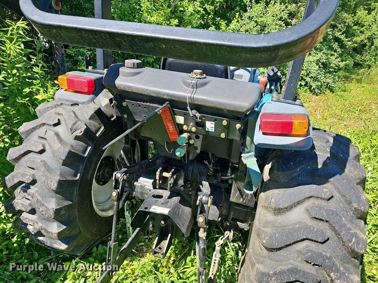 image for item EJ5624 LS G3038 MFWD tractor