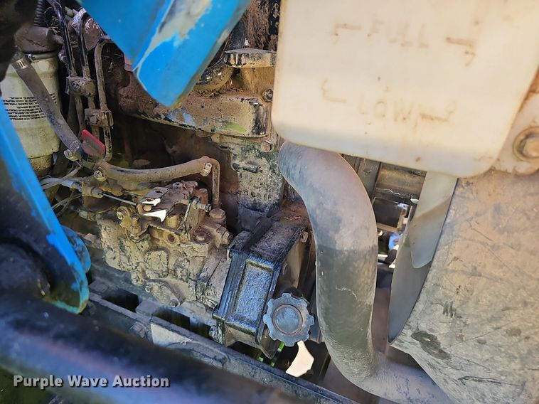 image for item EJ5624 LS G3038 MFWD tractor