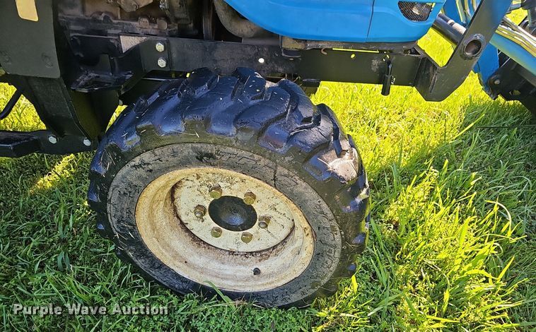 image for item EJ5624 LS G3038 MFWD tractor