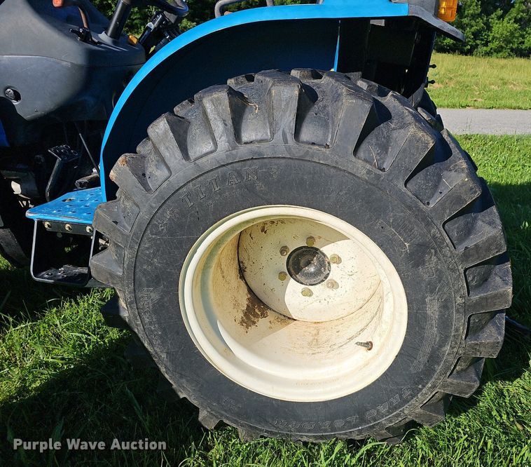 image for item EJ5624 LS G3038 MFWD tractor