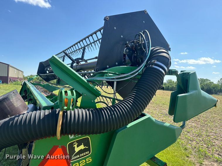 image for item EK1354 John Deere 925 flex head