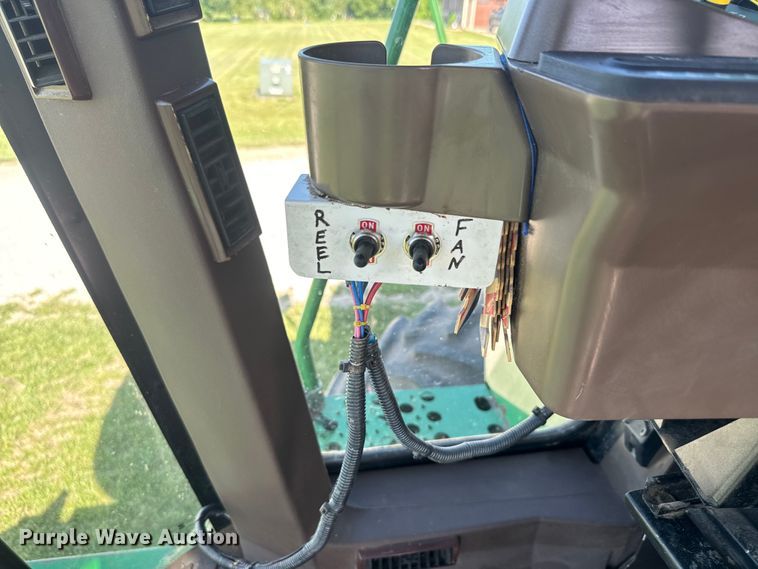 image for item EK1354 John Deere 925 flex head