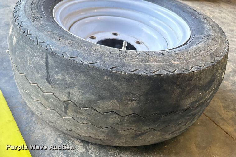 image for item EK1354 John Deere 925 flex head