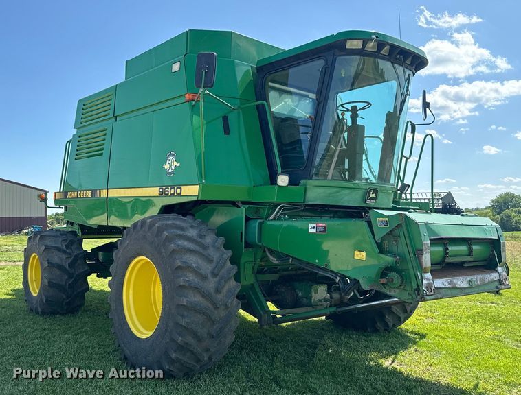 image for item EK1355 1997 John Deere 9600 RWA combine