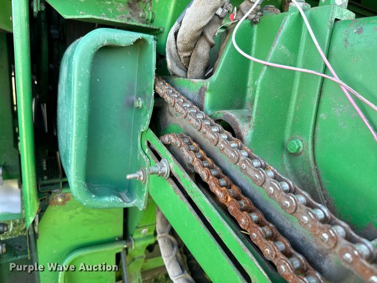 image for item EK1355 1997 John Deere 9600 RWA combine