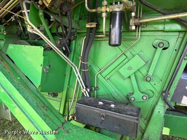image for item EK1355 1997 John Deere 9600 RWA combine