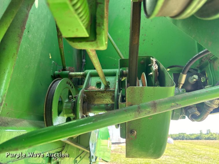 image for item EK1355 1997 John Deere 9600 RWA combine