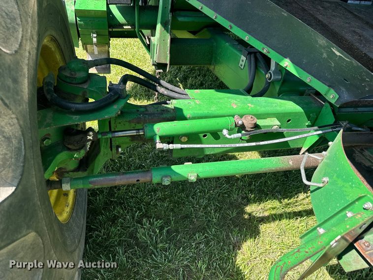 image for item EK1355 1997 John Deere 9600 RWA combine