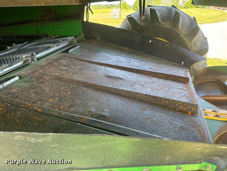 image for item EK1355 1997 John Deere 9600 RWA combine
