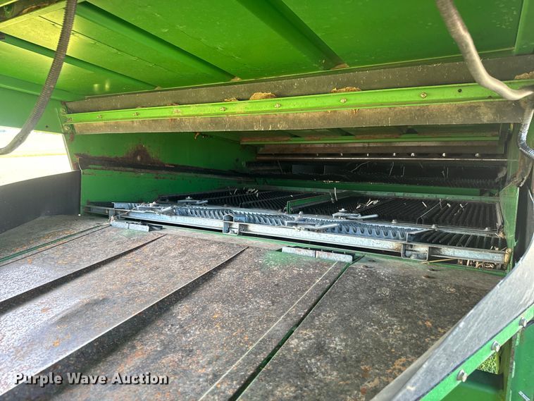 image for item EK1355 1997 John Deere 9600 RWA combine