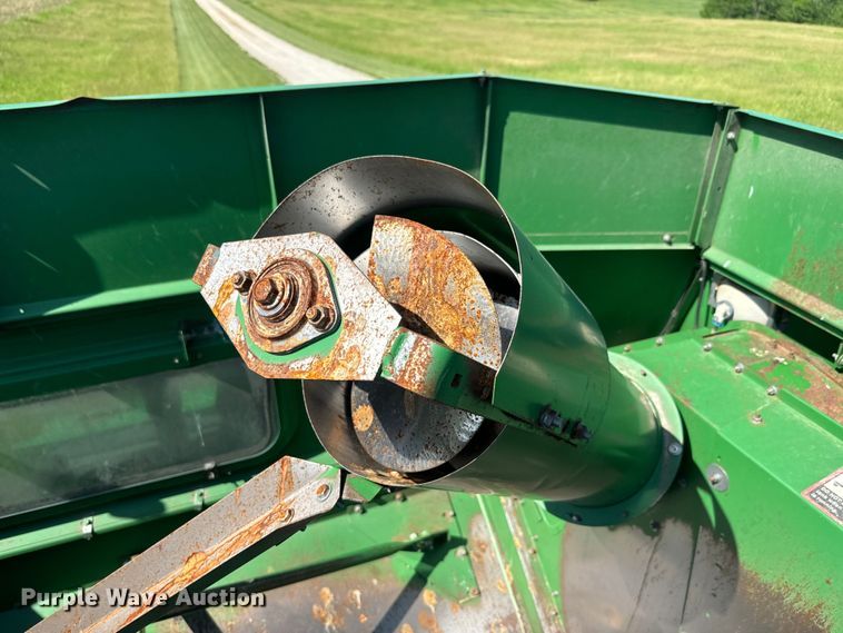 image for item EK1355 1997 John Deere 9600 RWA combine