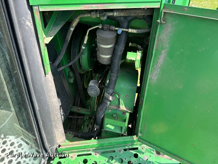 image for item EK1355 1997 John Deere 9600 RWA combine