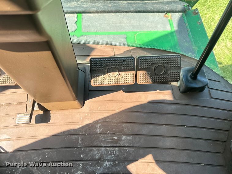 image for item EK1355 1997 John Deere 9600 RWA combine