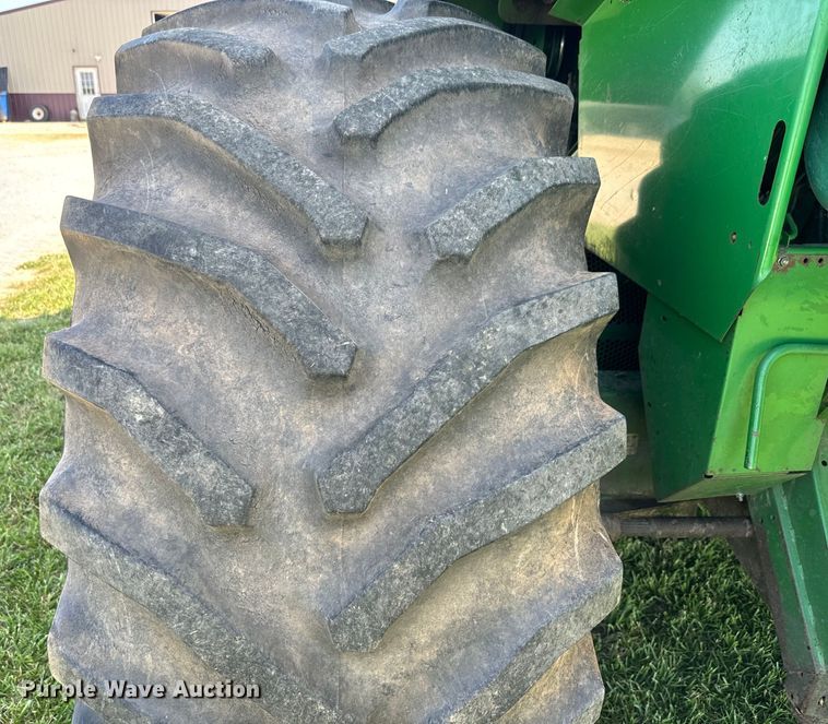 image for item EK1355 1997 John Deere 9600 RWA combine