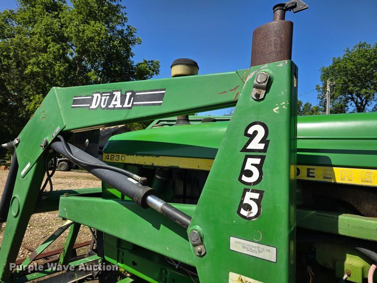 image for item EK6021 1977 John Deere  4230 tractor