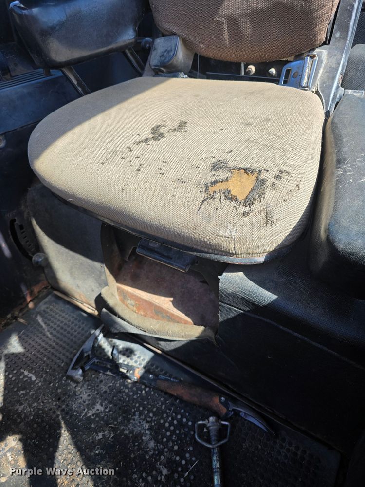 image for item EK6021 1977 John Deere  4230 tractor