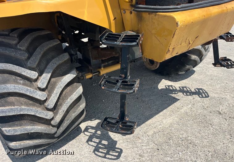 image for item EK8534 Terra Gator 8400 spreader