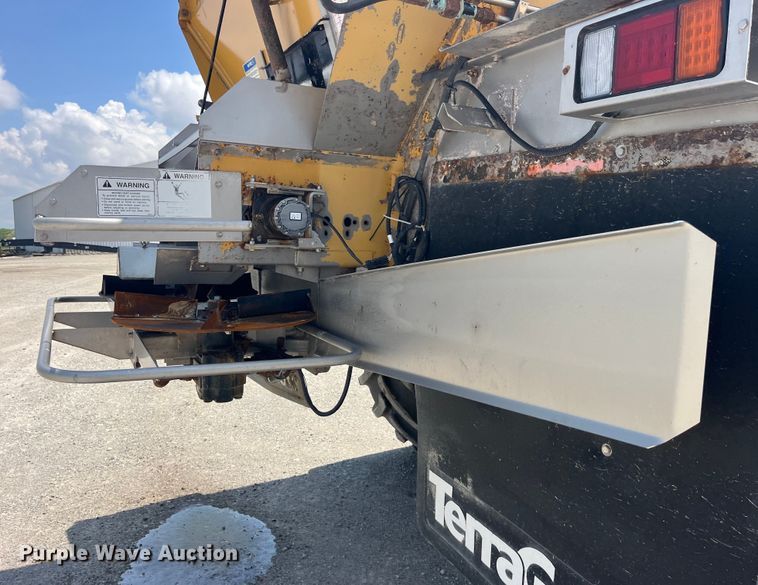 image for item EK8534 Terra Gator 8400 spreader
