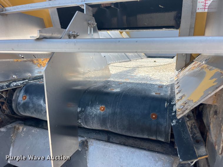 image for item EK8534 Terra Gator 8400 spreader