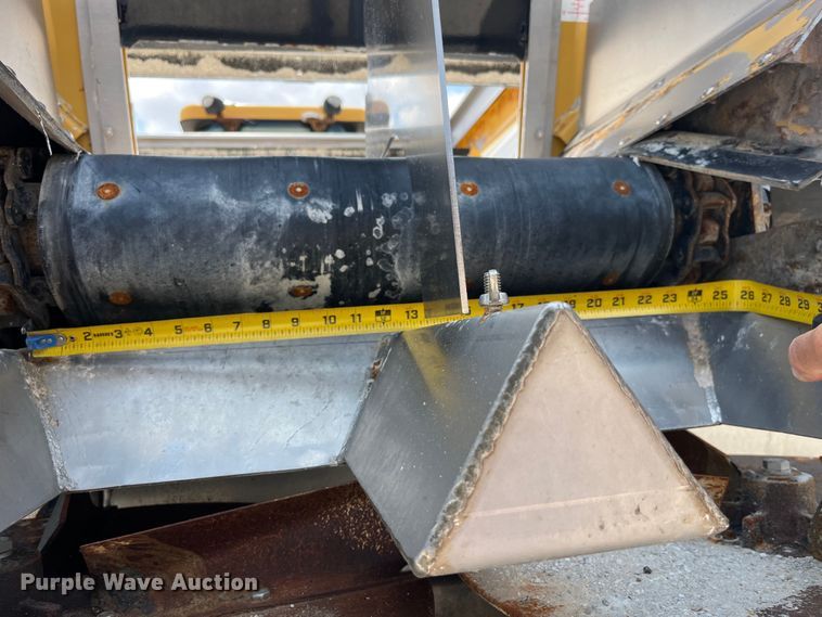 image for item EK8534 Terra Gator 8400 spreader