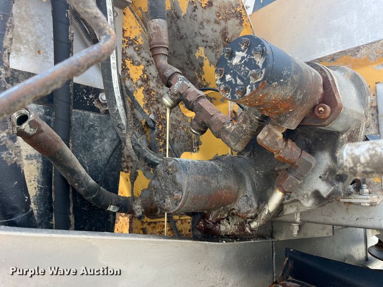 image for item EK8534 Terra Gator 8400 spreader