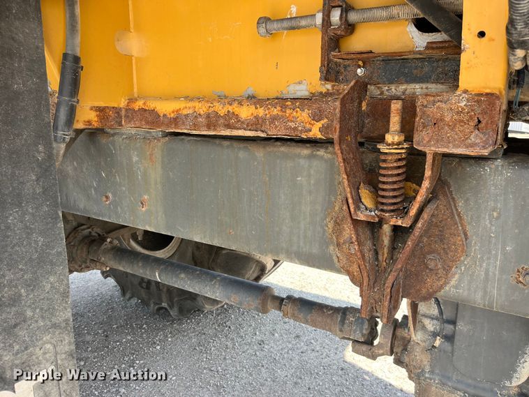 image for item EK8534 Terra Gator 8400 spreader