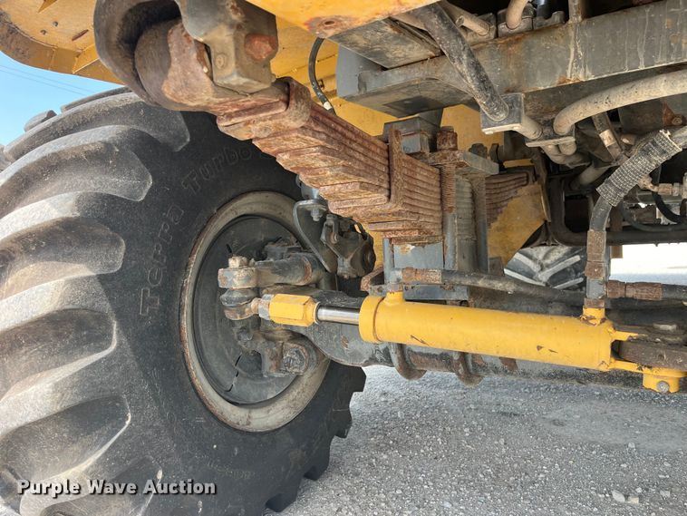 image for item EK8534 Terra Gator 8400 spreader