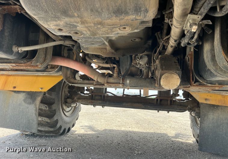 image for item EK8534 Terra Gator 8400 spreader