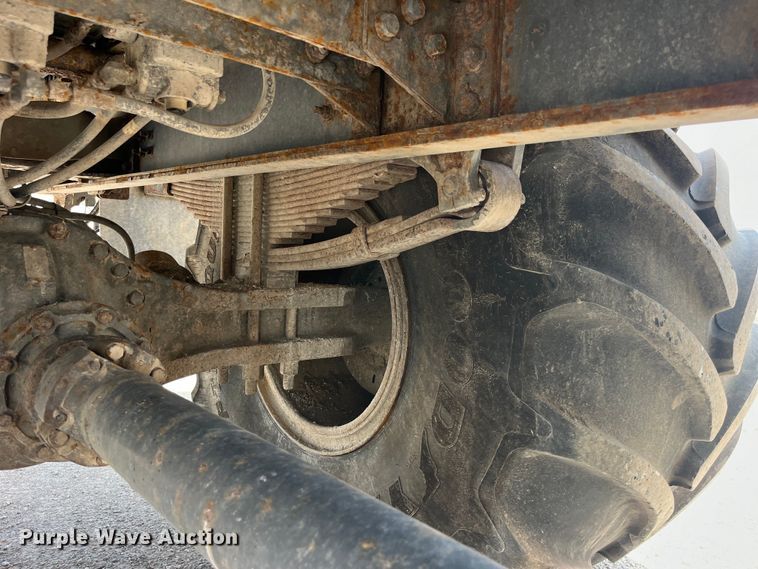 image for item EK8534 Terra Gator 8400 spreader