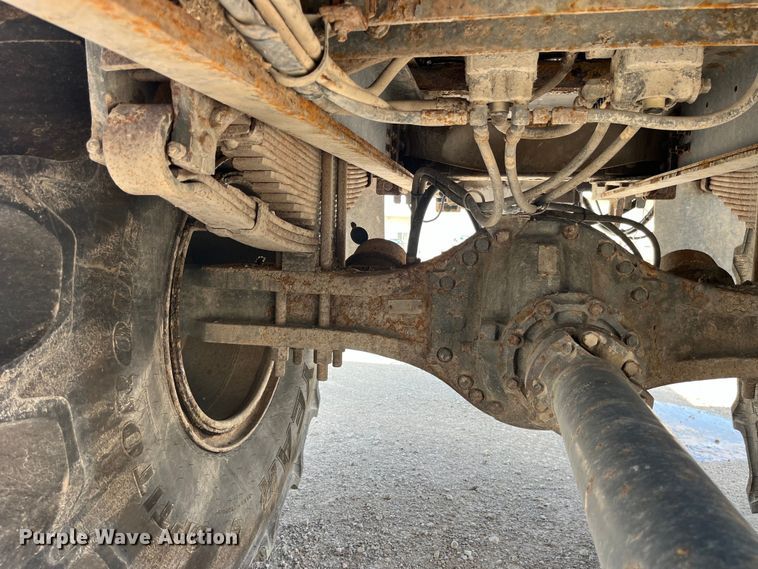 image for item EK8534 Terra Gator 8400 spreader