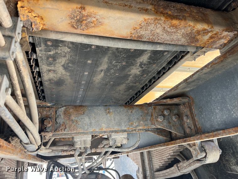 image for item EK8534 Terra Gator 8400 spreader