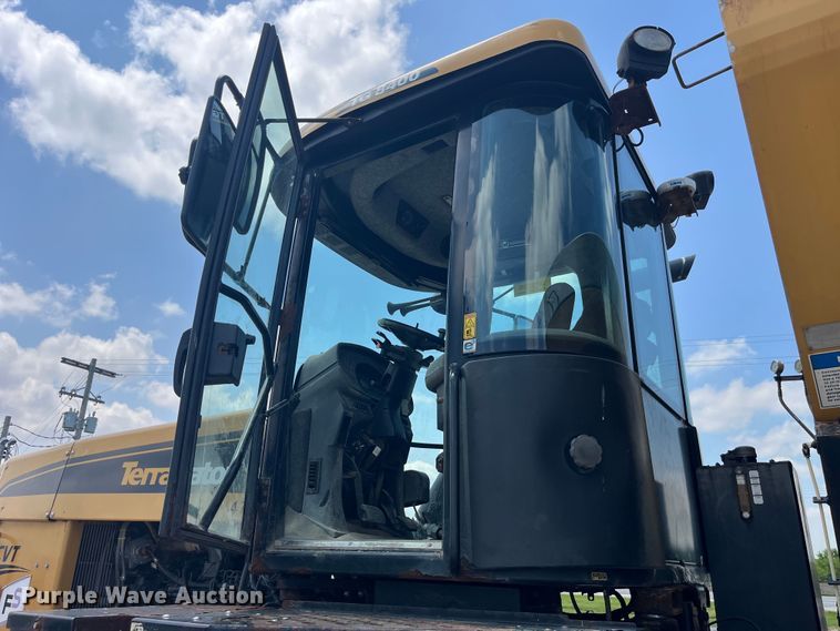 image for item EK8534 Terra Gator 8400 spreader