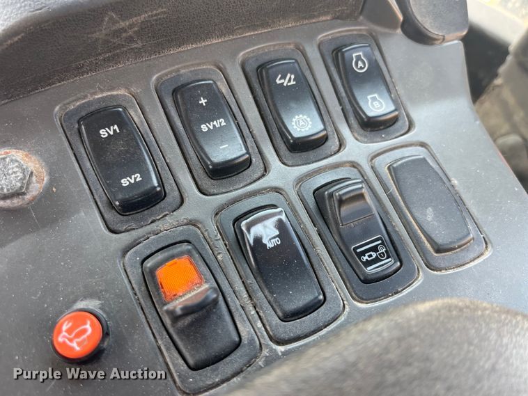 image for item EK8534 Terra Gator 8400 spreader