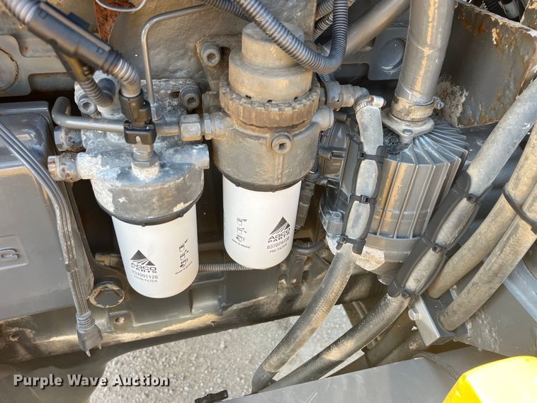 image for item EK8534 Terra Gator 8400 spreader