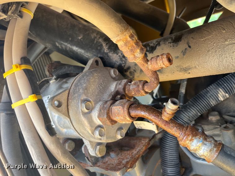 image for item EK8534 Terra Gator 8400 spreader