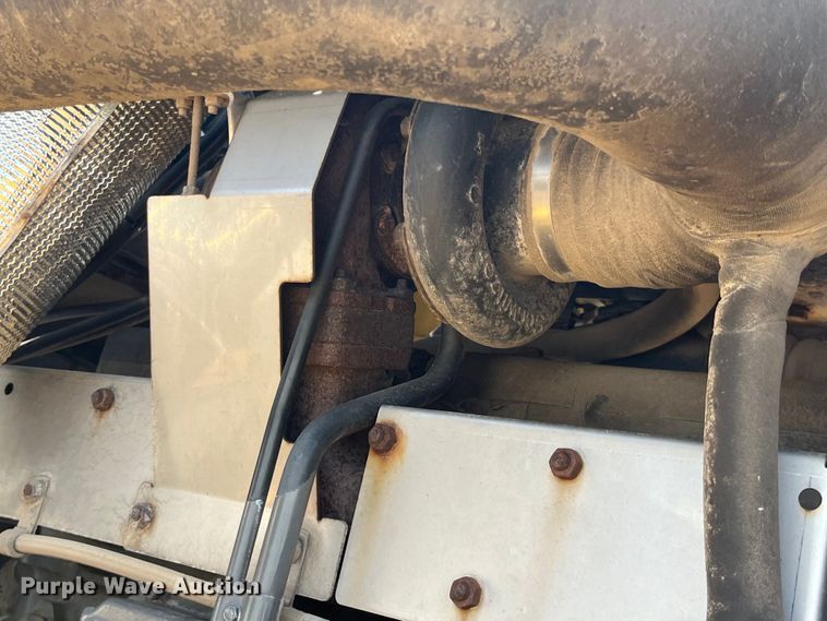 image for item EK8534 Terra Gator 8400 spreader