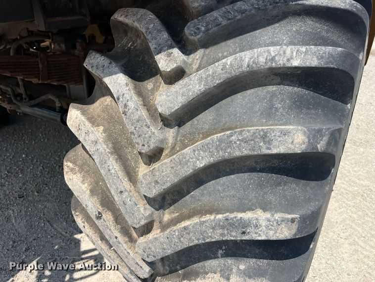 image for item EK8534 Terra Gator 8400 spreader